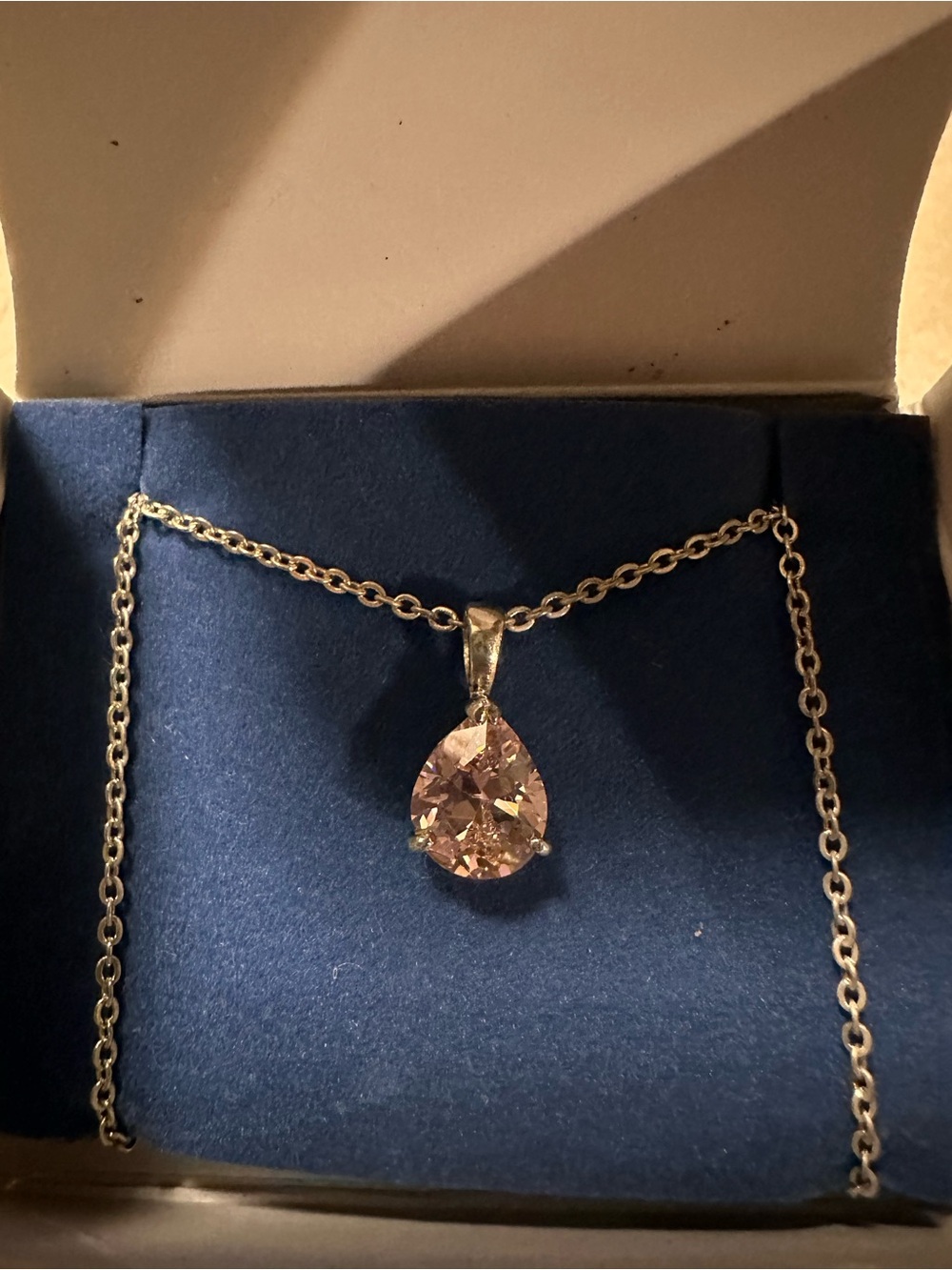 Vintage  Avon 2004 Silver Delicate Pink Teardrop Pendant Necklace